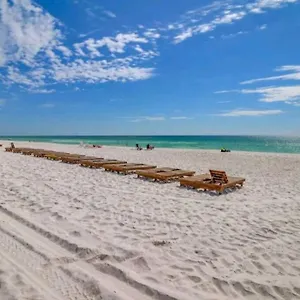 awesome-beach-condo-amazing-ocean-views.panamacity-beachhotels.com/